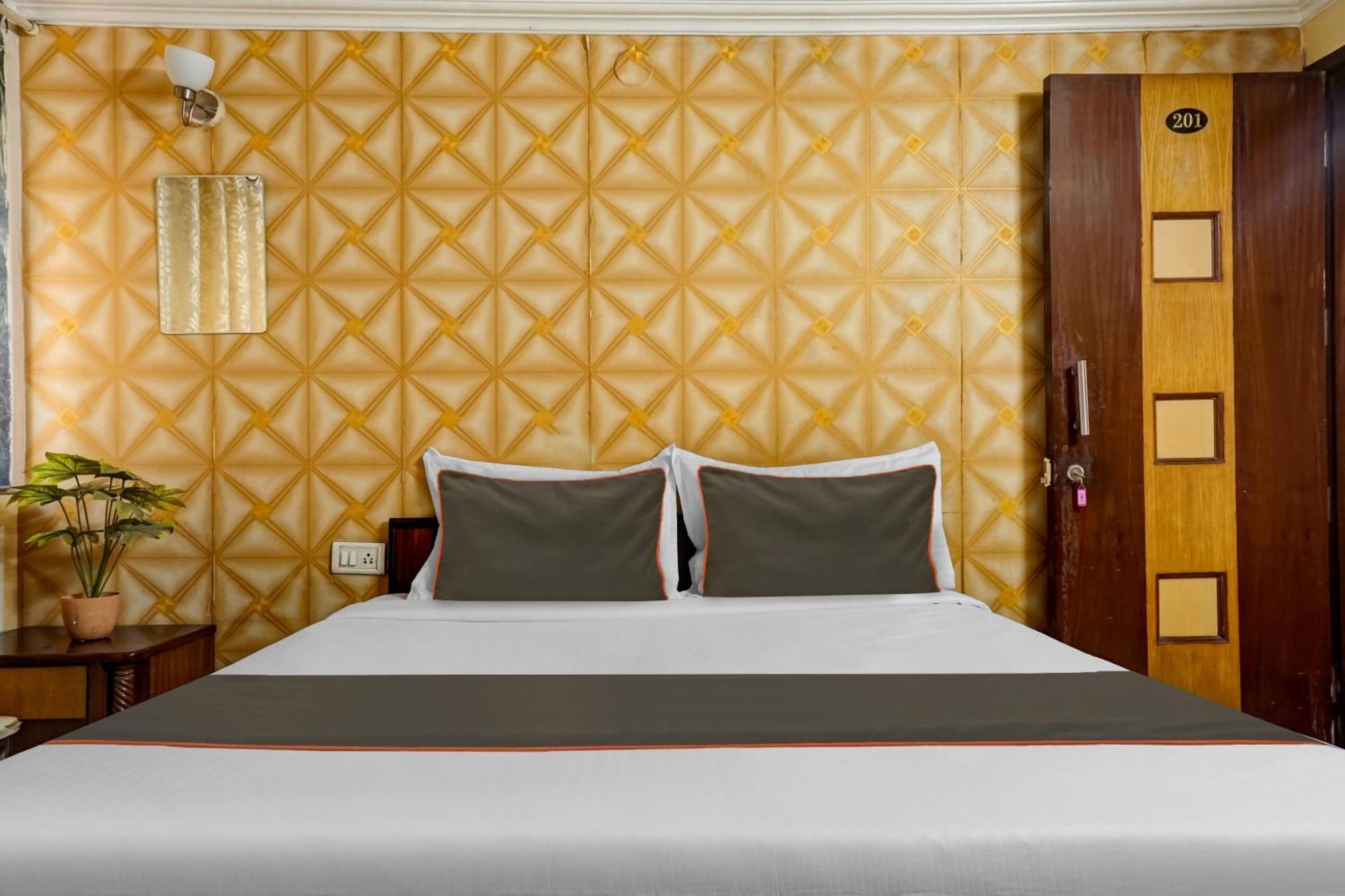 Hotel Galaxy Residency Kalyani Nagar Пуне Екстер'єр фото